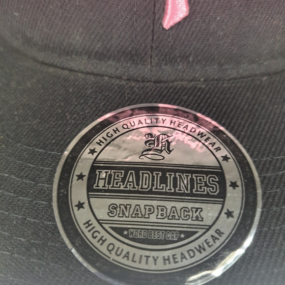 Compton Snapback Headlines Hat Cap Women's Pink Black California Los Angeles NWT - Picture 2 of 5